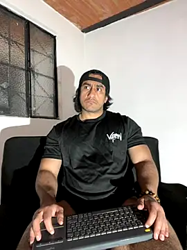 Snapshot of willian_m777 chatting on 09-11-25, 01:06 willian m777 online show from 09-11-25, 01:06