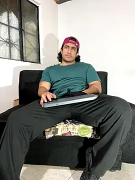Snapshot of willian_m777 chatting on 10-11-25, 04:22 willian m777 online show from 10-11-25, 04:22