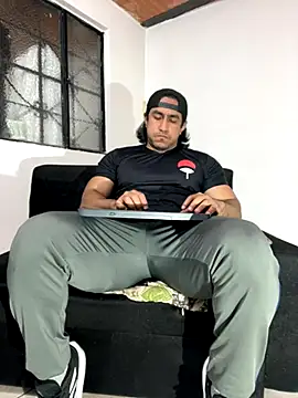 Snapshot of willian_m777 chatting on 10-24-25, 03:25 willian m777 online show from 10-24-25, 03:25