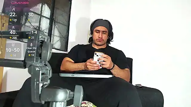 Snapshot of willian_m777 chatting on 11-13-25, 04:11 willian m777 online show from 11-13-25, 04:11