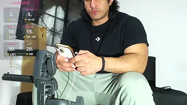 Snapshot of willian_m777 chatting on 11-25-25, 04:23 willian m777 online show from 11-25-25, 04:23