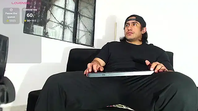 Snapshot of willian_m777 chatting on 12-02-25, 04:18 willian m777 online show from 12-02-25, 04:18