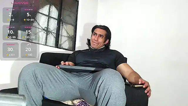 Snapshot of willian_m777 chatting on 12-16-25, 03:44 willian m777 online show from 12-16-25, 03:44