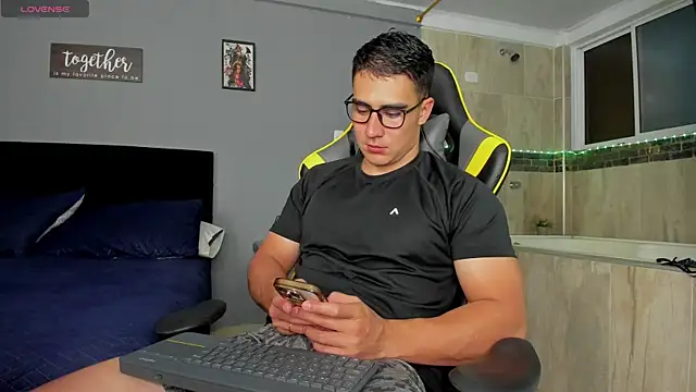 owengray2n online show from 02-28-25, 04:43