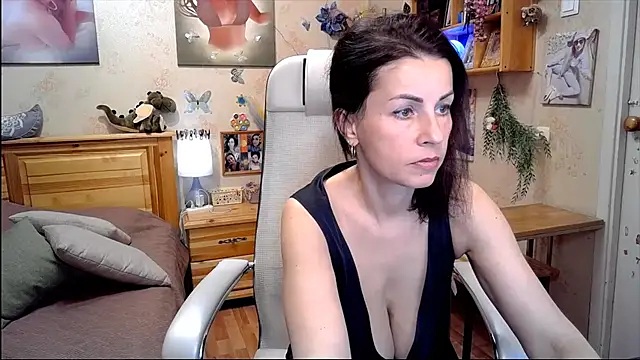 Kendra Mom online show from 04-21-26, 09:59