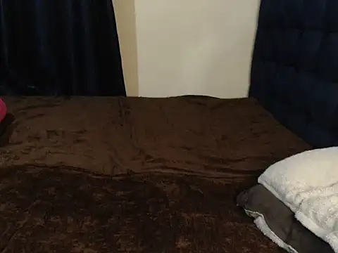 Snapshot of booty_lolah_ chatting on 10-15-25, 06:19 booty lolah online show from 10-15-25, 06:19