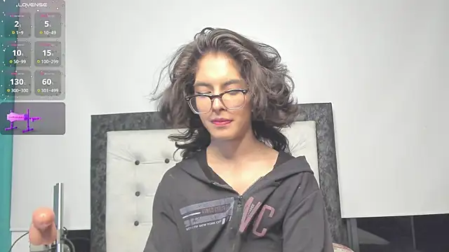 SelenaGmez online show from 01-18-25, 01:52