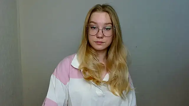 cindi hot online show from 11-18-25, 11:03