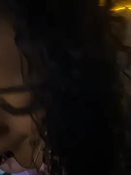 Karolina-Safadinha online show from 10-12-25, 01:37