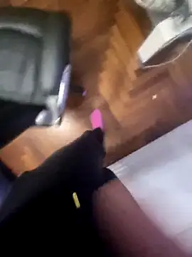 1ninefellababy online show from 12-17-25, 05:08