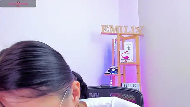 EmillySanders online show from 10-10-25, 04:28