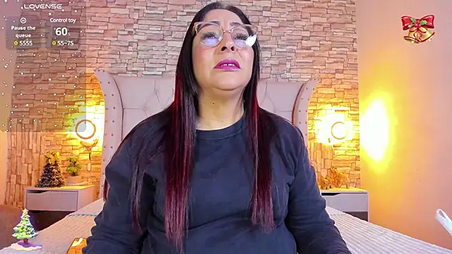 Snapshot of Gina_Myers chatting on 12-23-24, 12:30 Gina Myers online show from 12-23-24, 12:30