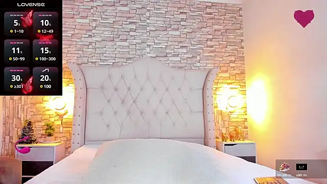Snapshot of Gina_Myers chatting on 01-22-25, 12:38 Gina Myers online show from 01-22-25, 12:38