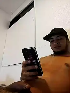 Snapshot of sexylatino22 chatting on 12-13-24, 03:27 sexylatino22 online show from 12-13-24, 03:27
