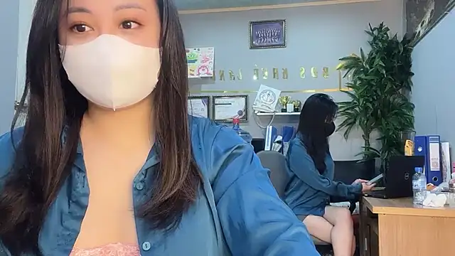 Bamboo Swetie online show from 12-15-24, 02:27