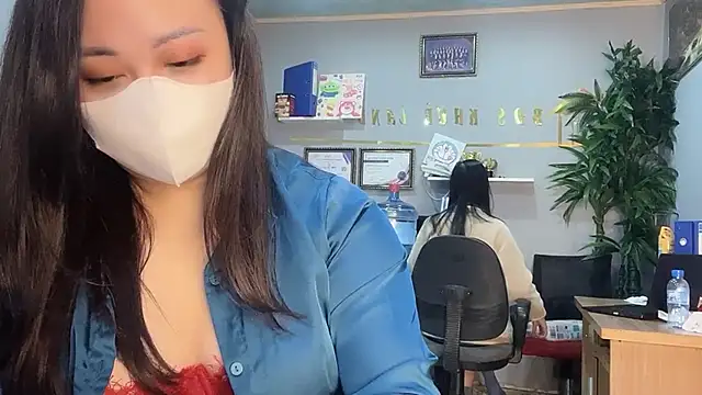 Bamboo Swetie online show from 12-17-24, 03:06