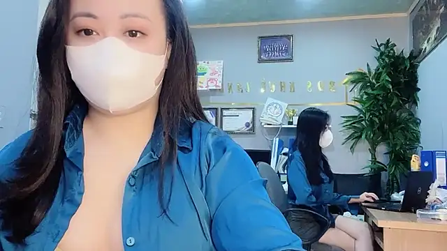 Bamboo Swetie online show from 12-20-24, 02:27