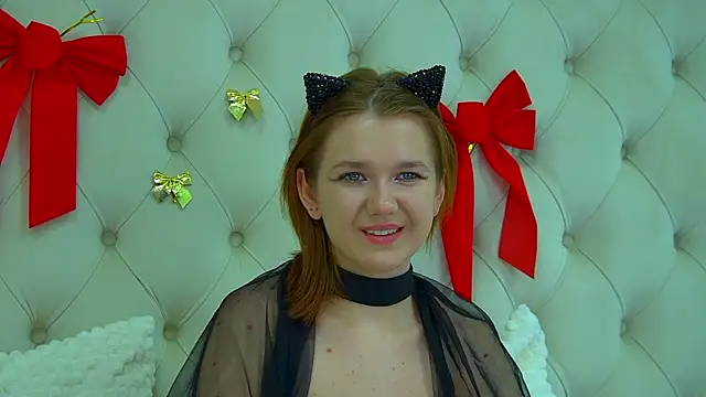 Snapshot of LessySmith chatting on 12-22-24, 02:16 LessySmith online show from 12-22-24, 02:16
