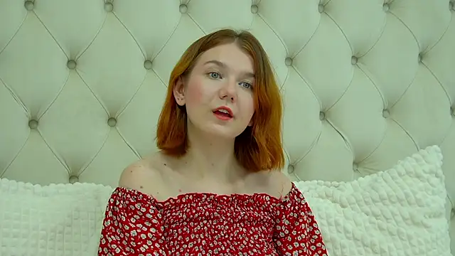 Snapshot of LessySmith chatting on 09-12-25, 04:18 LessySmith online show from 09-12-25, 04:18