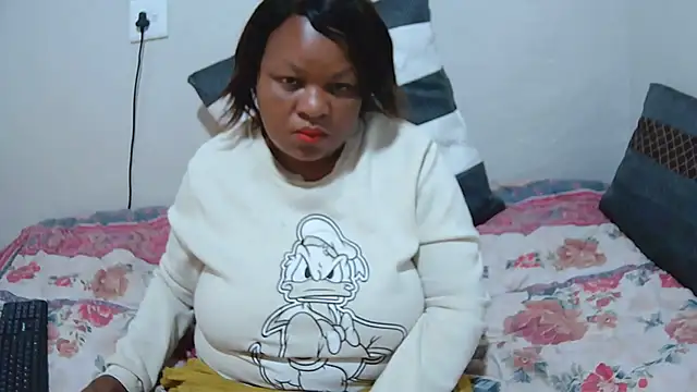 Snapshot of BBW42LL chatting on 11-17-25, 11:05 BBW42LL online show from 11-17-25, 11:05