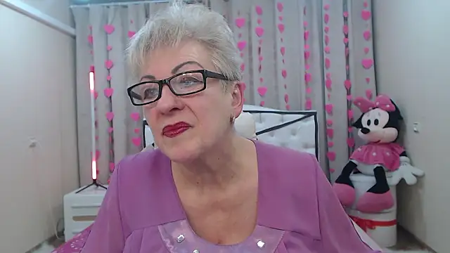 Snapshot of KayleSmoll chatting on 02-07-26, 07:39 KayleSmoll online show from 02-07-26, 07:39