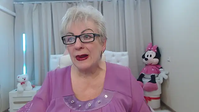 Snapshot of KayleSmoll chatting on 03-21-26, 07:39 KayleSmoll online show from 03-21-26, 07:39