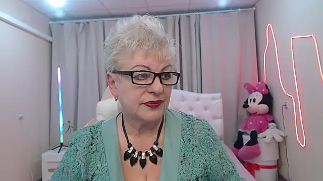 KayleSmoll online show from 05-19-26, 06:36