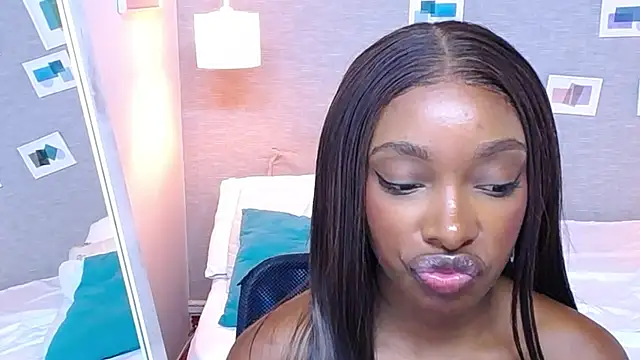 Snapshot of Shamiraa_moore chatting on 03-18-25, 04:37 Shamiraa moore online show from 03-18-25, 04:37