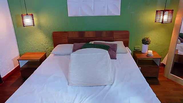 Snapshot of Shamiraa_moore chatting on 12-03-25, 02:04 Shamiraa moore online show from 12-03-25, 02:04