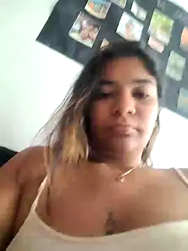 Snapshot of Sofythom1 chatting on 11-11-25, 01:00 Sofythom1 online show from 11-11-25, 01:00