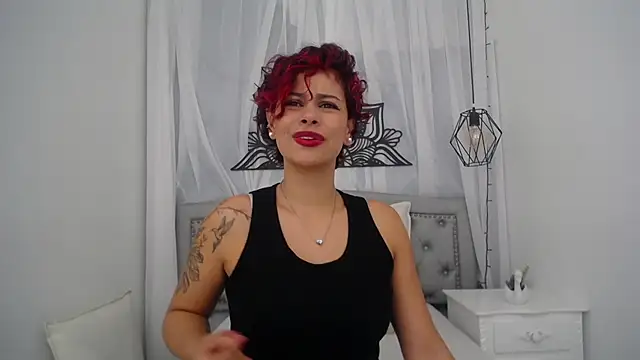 Snapshot of MarianaSanz chatting on 02-02-25, 12:02 MarianaSanz online show from 02-02-25, 12:02