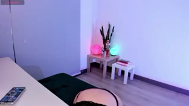 Kaarla    online show from 12-21-25, 02:41