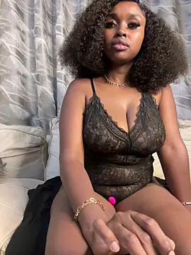 Snapshot of Mon_cherrie_1 chatting on 03-08-26, 07:17 Mon cherrie 1 online show from 03-08-26, 07:17