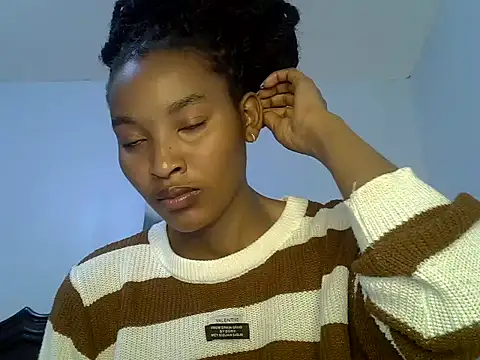 Snapshot of cute-alexis chatting on 05-09-26, 02:17 cute-alexis online show from 05-09-26, 02:17