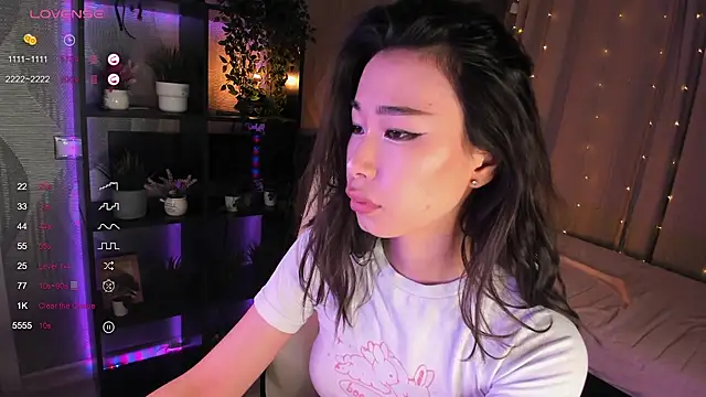 Snapshot of sensualily chatting on 10-09-25, 02:15 sensualily online show from 10-09-25, 02:15