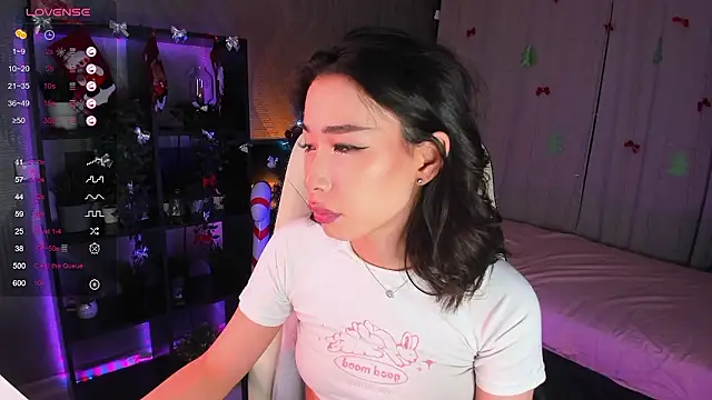 Snapshot of sensualily chatting on 01-08-26, 03:20 sensualily online show from 01-08-26, 03:20