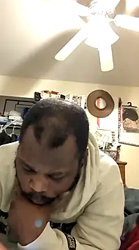 Snapshot of goodboybaddaddy chatting on 02-14-25, 02:33 goodboybaddaddy online show from 02-14-25, 02:33