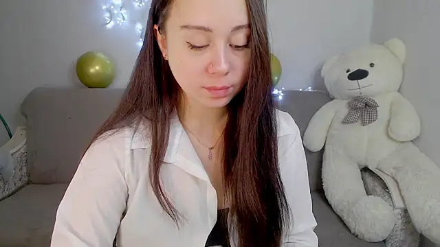 Snapshot of AlinaWett chatting on 09-15-25, 02:00 AlinaWett online show from 09-15-25, 02:00