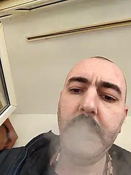 Snapshot of Maryo0001 chatting on 10-04-25, 10:24 Maryo0001 online show from 10-04-25, 10:24