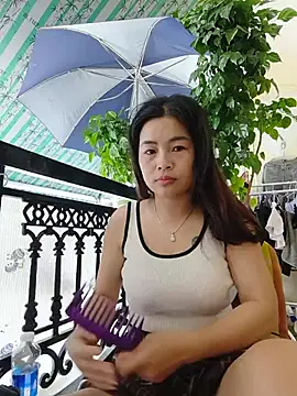 Snapshot of lyna_bl chatting on 05-31-26, 12:19 lyna bl online show from 05-31-26, 12:19