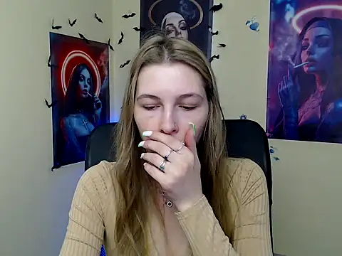 Snapshot of StrangerGi chatting on 04-25-26, 06:05 StrangerGi online show from 04-25-26, 06:05