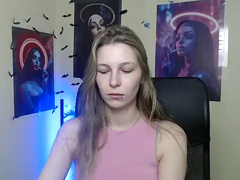 Snapshot of StrangerGi chatting on 05-19-26, 05:47 StrangerGi online show from 05-19-26, 05:47