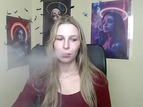 Snapshot of StrangerGi chatting on 05-20-26, 08:04 StrangerGi online show from 05-20-26, 08:04