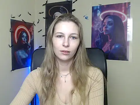 Snapshot of StrangerGi chatting on 05-26-26, 05:58 StrangerGi online show from 05-26-26, 05:58