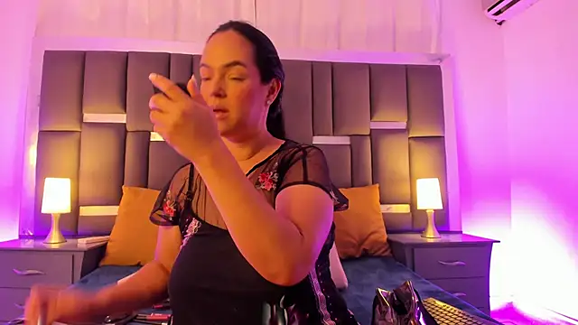 Snapshot of talivega chatting on 10-13-25, 06:52 talivega online show from 10-13-25, 06:52