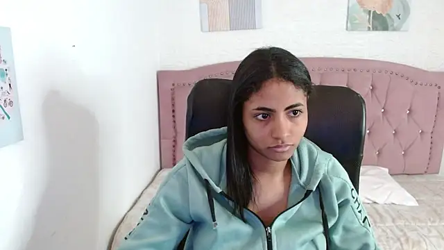 shaneelle online show from 10-06-25, 03:26