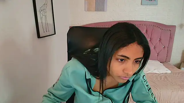 shaneelle online show from 12-04-25, 03:05