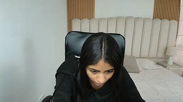 Snapshot of shaneelle chatting on 05-06-26, 12:10 shaneelle online show from 05-06-26, 12:10