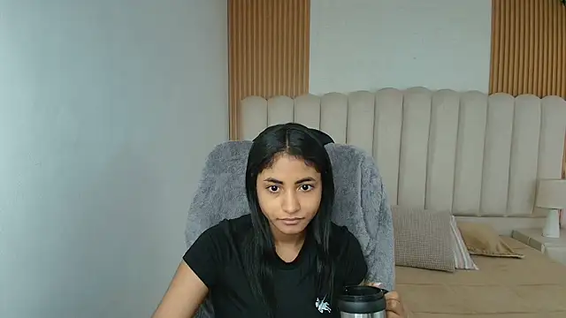 Snapshot of shaneelle chatting on 05-13-26, 12:02 shaneelle online show from 05-13-26, 12:02