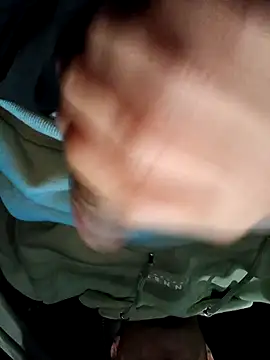 Snapshot of Alfrendino44 chatting on 11-27-25, 04:03 Alfrendino44 online show from 11-27-25, 04:03